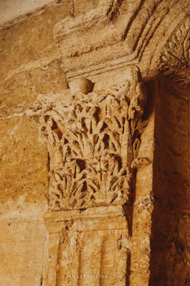 Detailed column inside the Mardin Grand Mosque with historical designs.