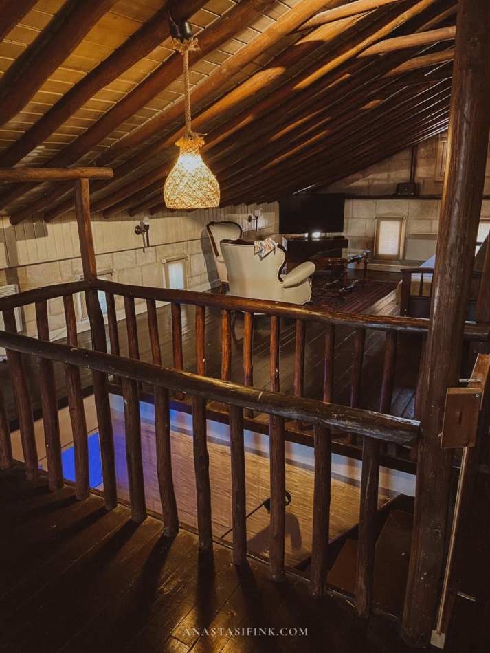 Another view of the attic space in Anadolu Evleri Hotel, Gaziantep, with seating arrangements.