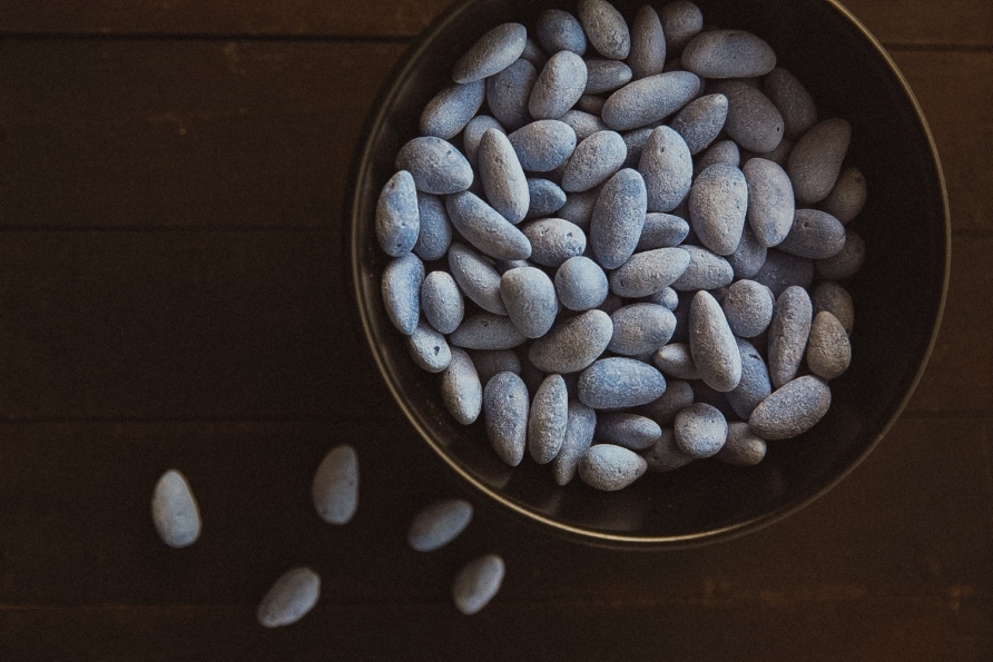 Blue Almonds (Mardin badem şekeri)