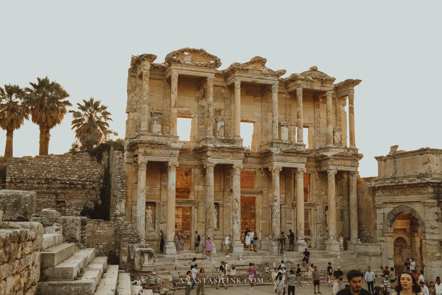 Library of Celsus, wide angle, palm trees on the left, Gate of Mazaeus on the right