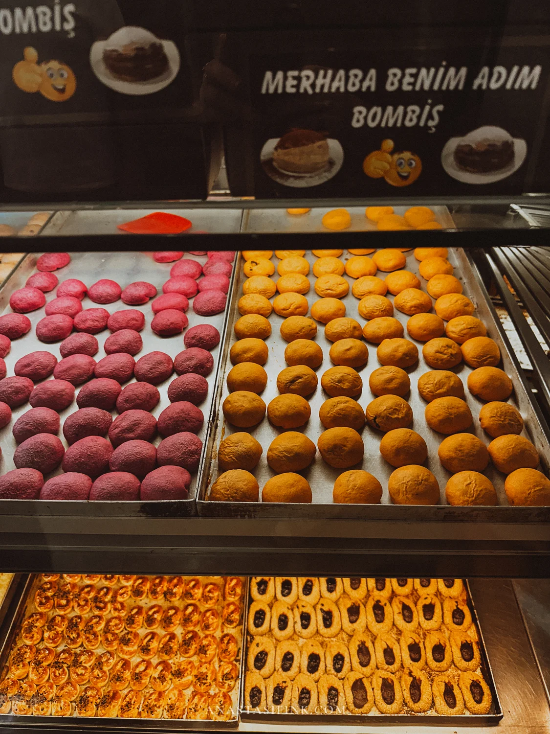 Bombis — Çelebi's colorful signature balls with different fillings