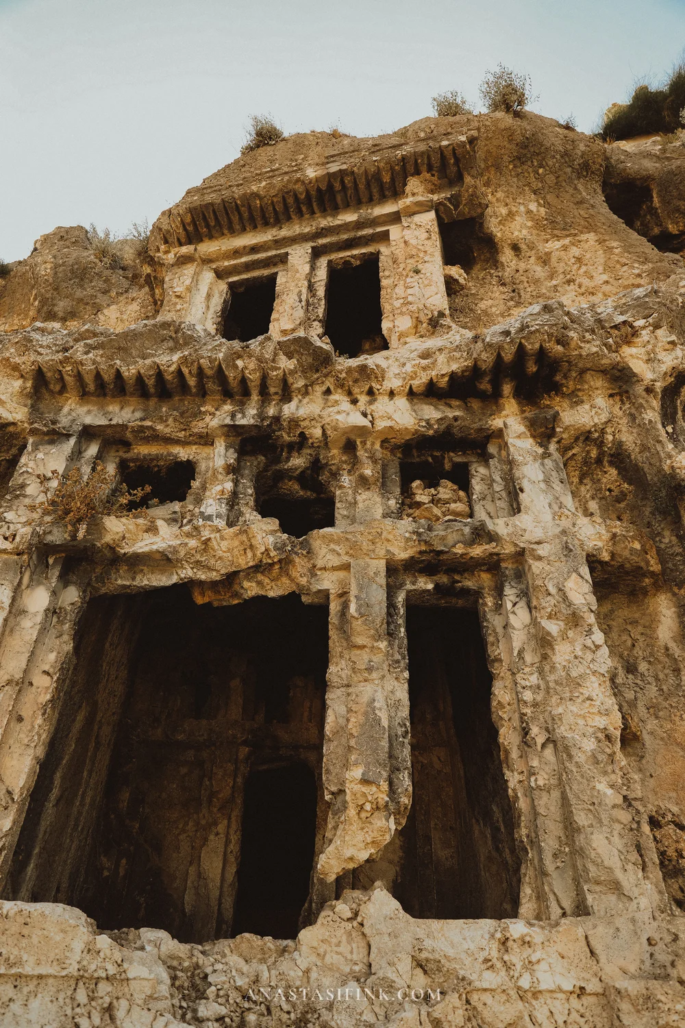 Детали колонн гробницы Беллерофонта