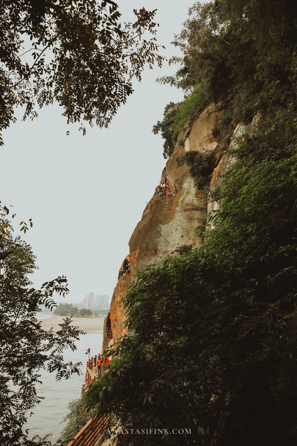 Steep drop and the start of the route to the Giant Buddha