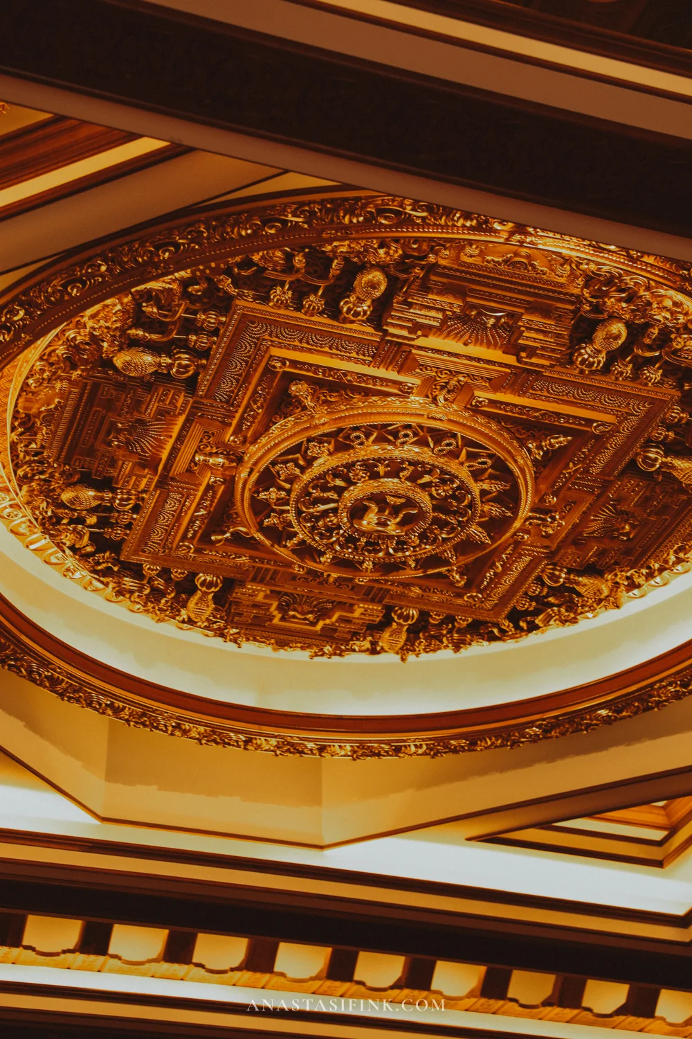 Gilded carved coffered ceiling in Lingyun Temple
