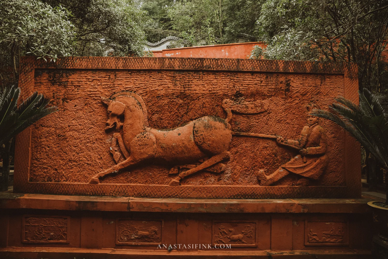 Han-dynasty horse relief on a Mahao tomb wall
