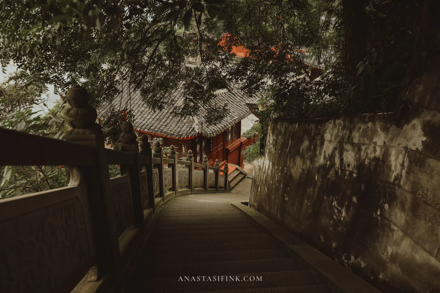 Stone path with steps to Wuyou Temple
