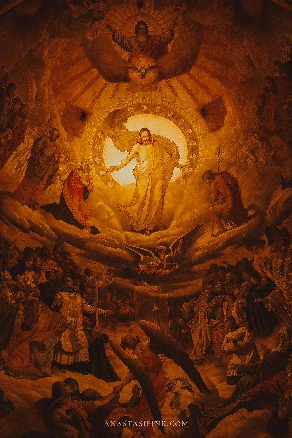Apse painting Triumph of the Just with Christ in glory in the Sagrado Corazón basilica, Gijón